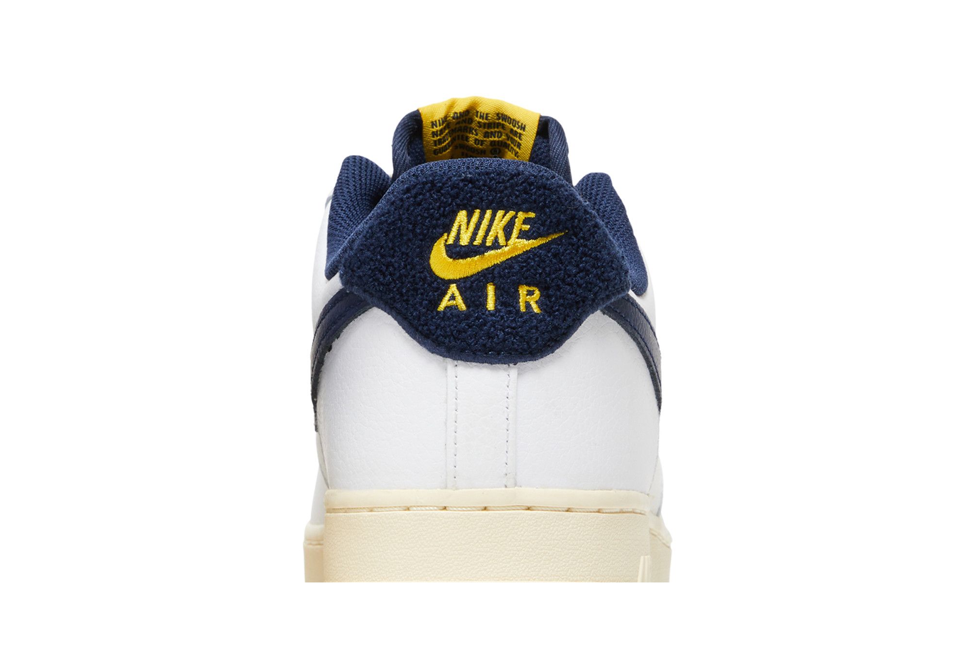 Achetez des Air Force 1 07 LV8 Varsity Jacket Michigan DO5220 141 GOAT FR