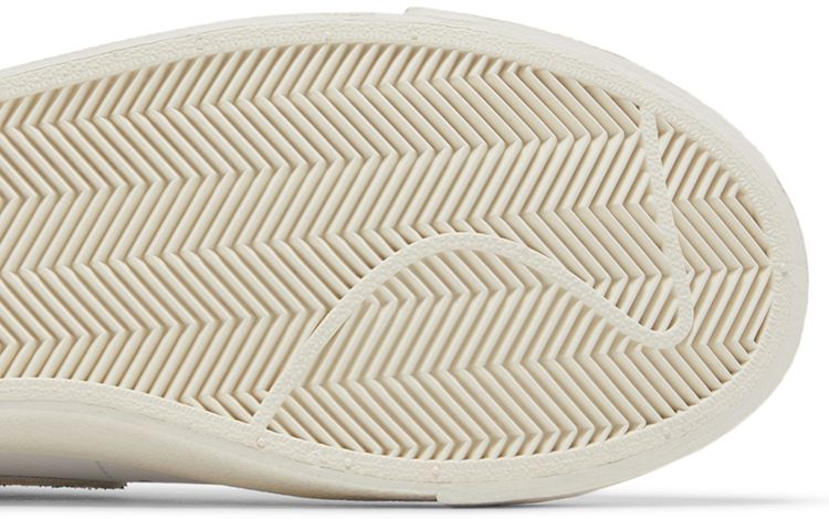 Nike Blazer Mid Tunnel Walk