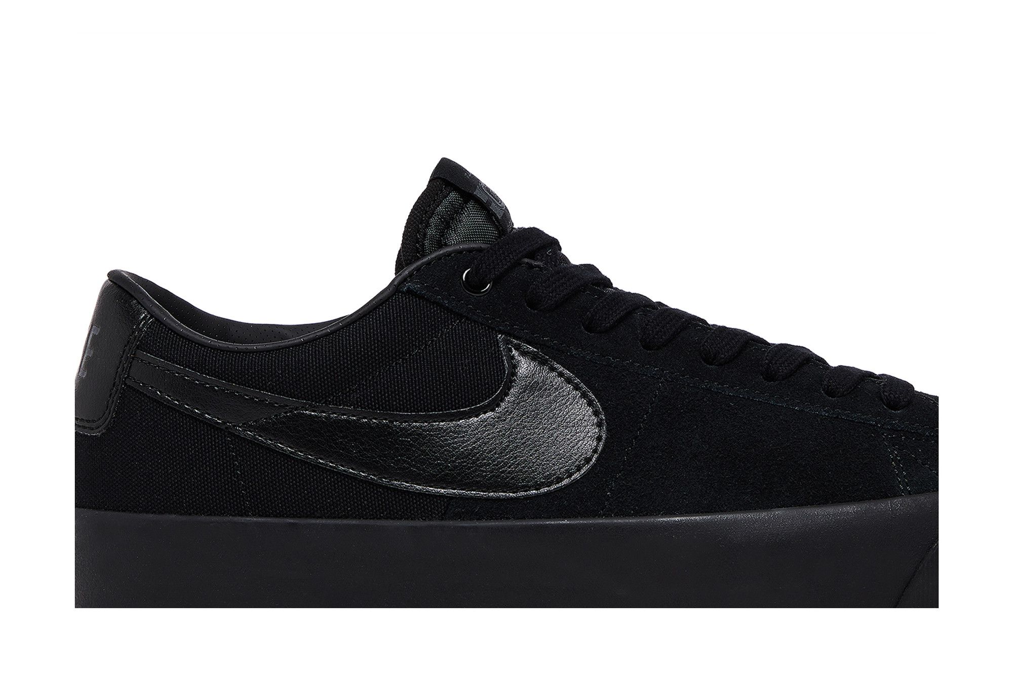 Buy Zoom Blazer Low Pro GT SB Triple Black DC7695 003 GOAT CA