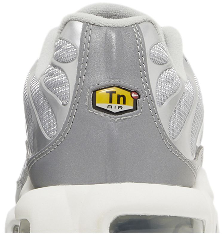Nike Air Max Plus Metallic Silver