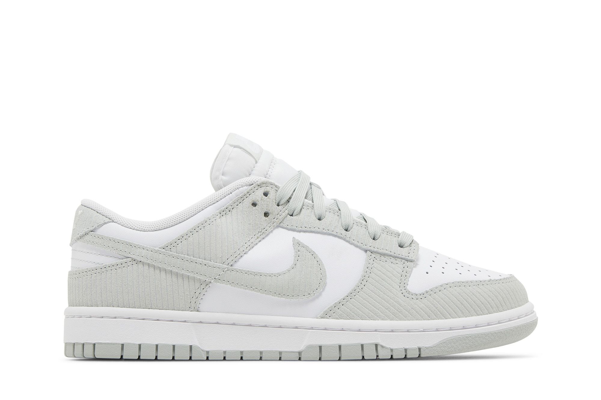 Light grey women's nike sneakers sales