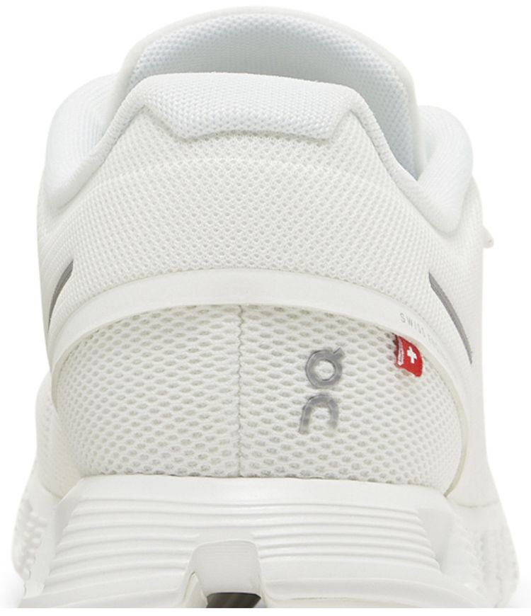 ON Cloud 5 Undyed White