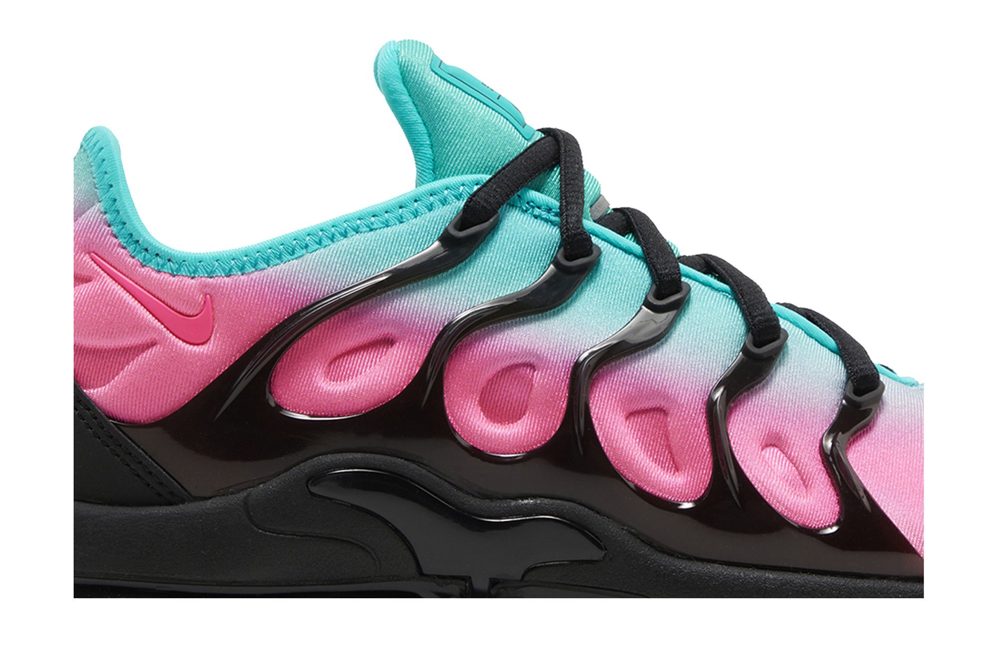 Nike vapormax plus women's black sale