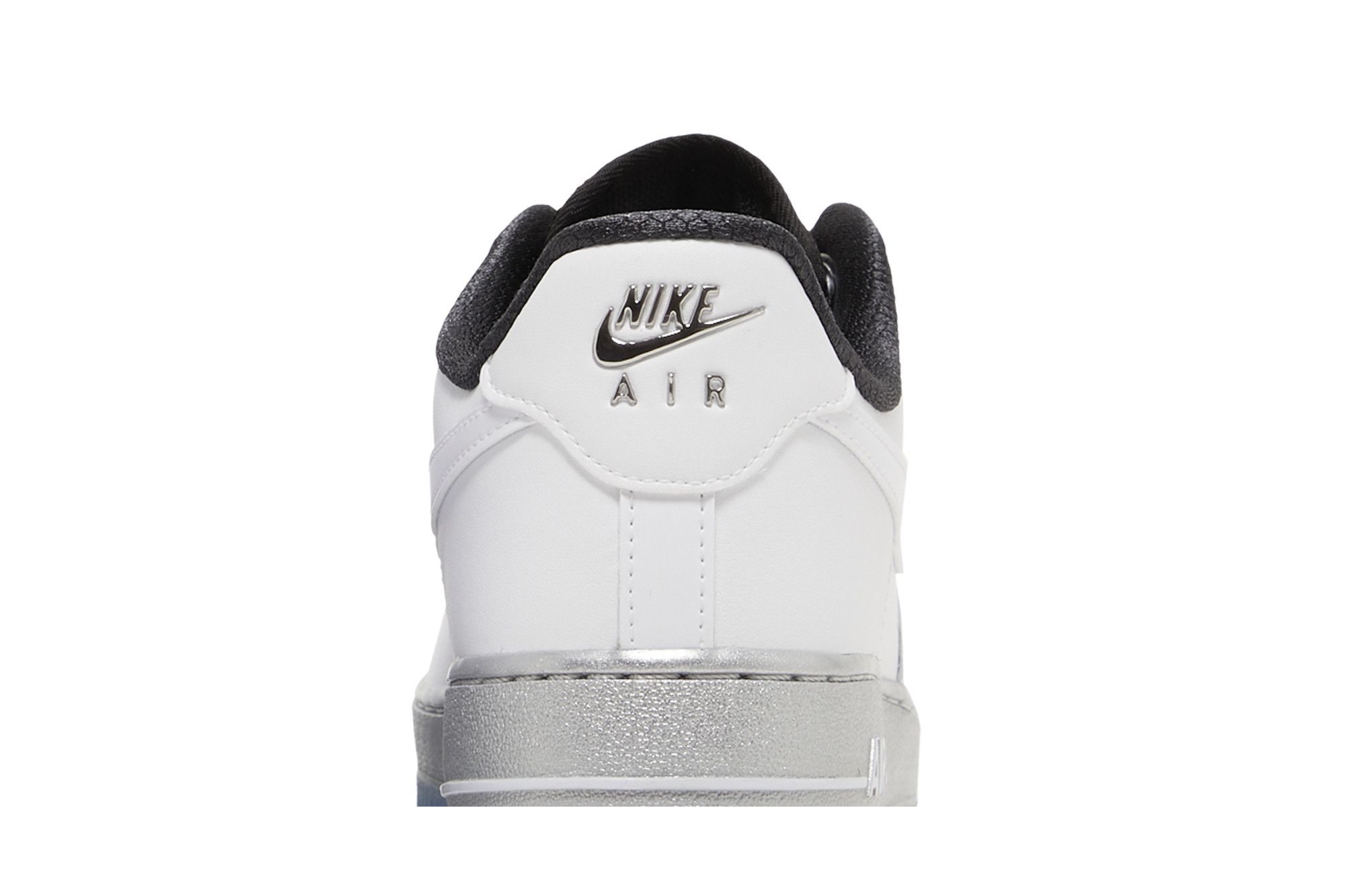 Size 10.0 Wmns Air Force 1 07 SE 'Chrome Pack - White'