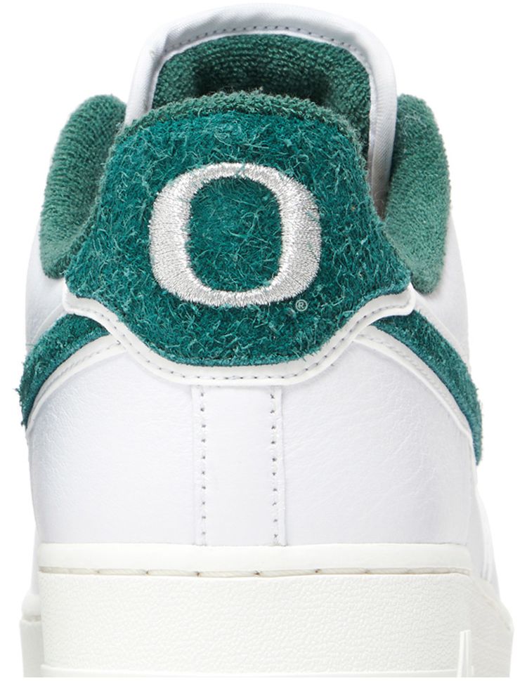 Nike Air Force 1 07 Premium University of Oregon PE