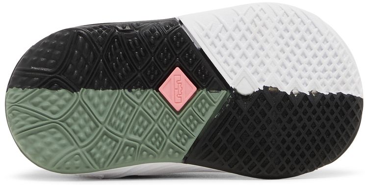 Space Jam x LeBron 18 Low TD Bugs x Nike Marvin