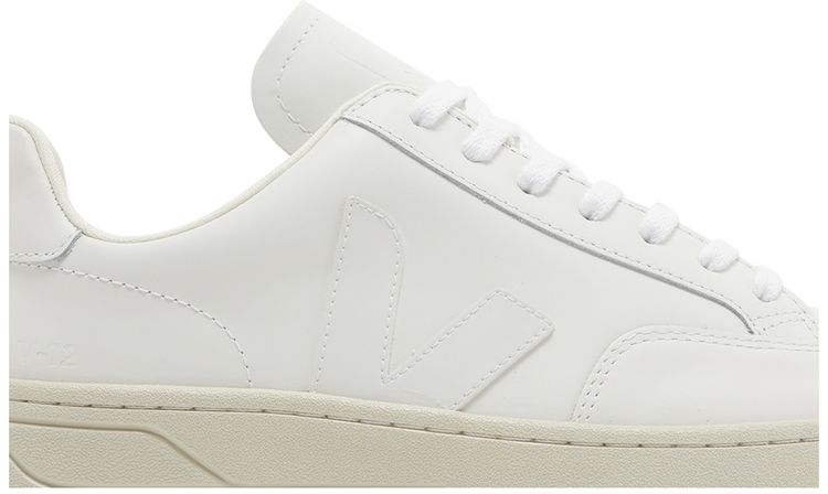 Veja V 12 Extra White