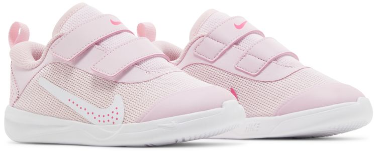 Nike Omni Multi Court TD Pink Foam