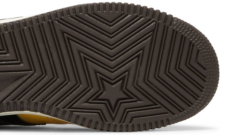 Kaws x Bapesta FS 029 Low Chompers   Beige