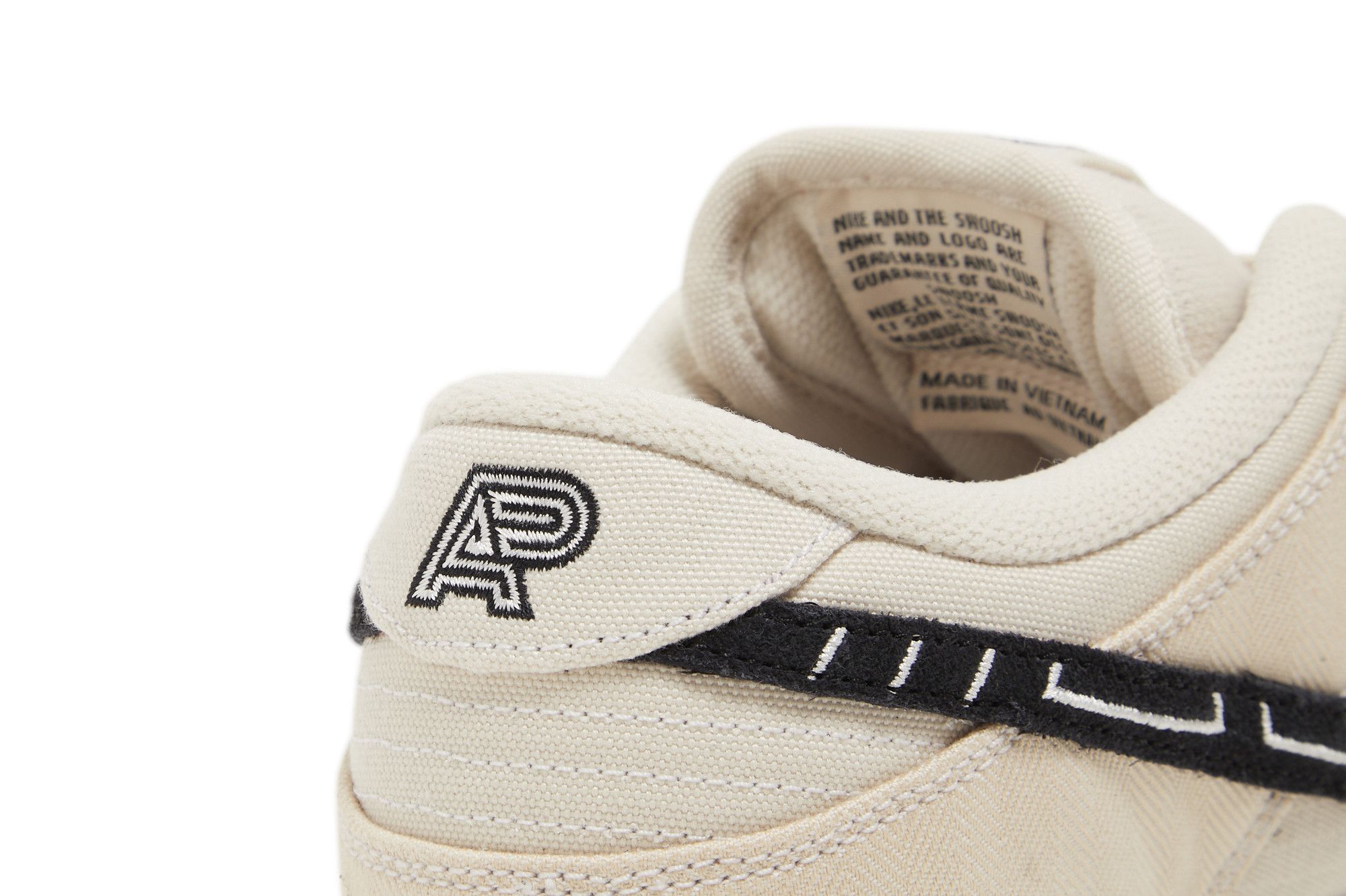 Buy Albino & Preto x Dunk Low SB 'Jiu-Jitsu' - FD2627 200 | GOAT Buy Albino & Preto x Dunk Low SB 'Jiu-Jitsu' - FD2627 200 | GOAT