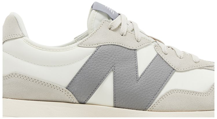 New Balance 327 Moonbeam Shadow Grey