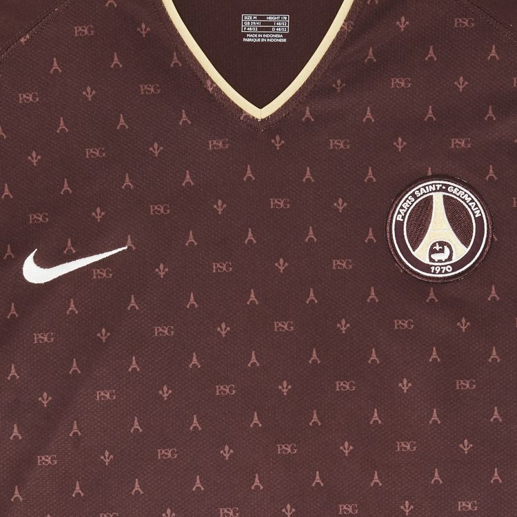 Vintage Paris Saint Germain Away Stadium Shirt Maroon