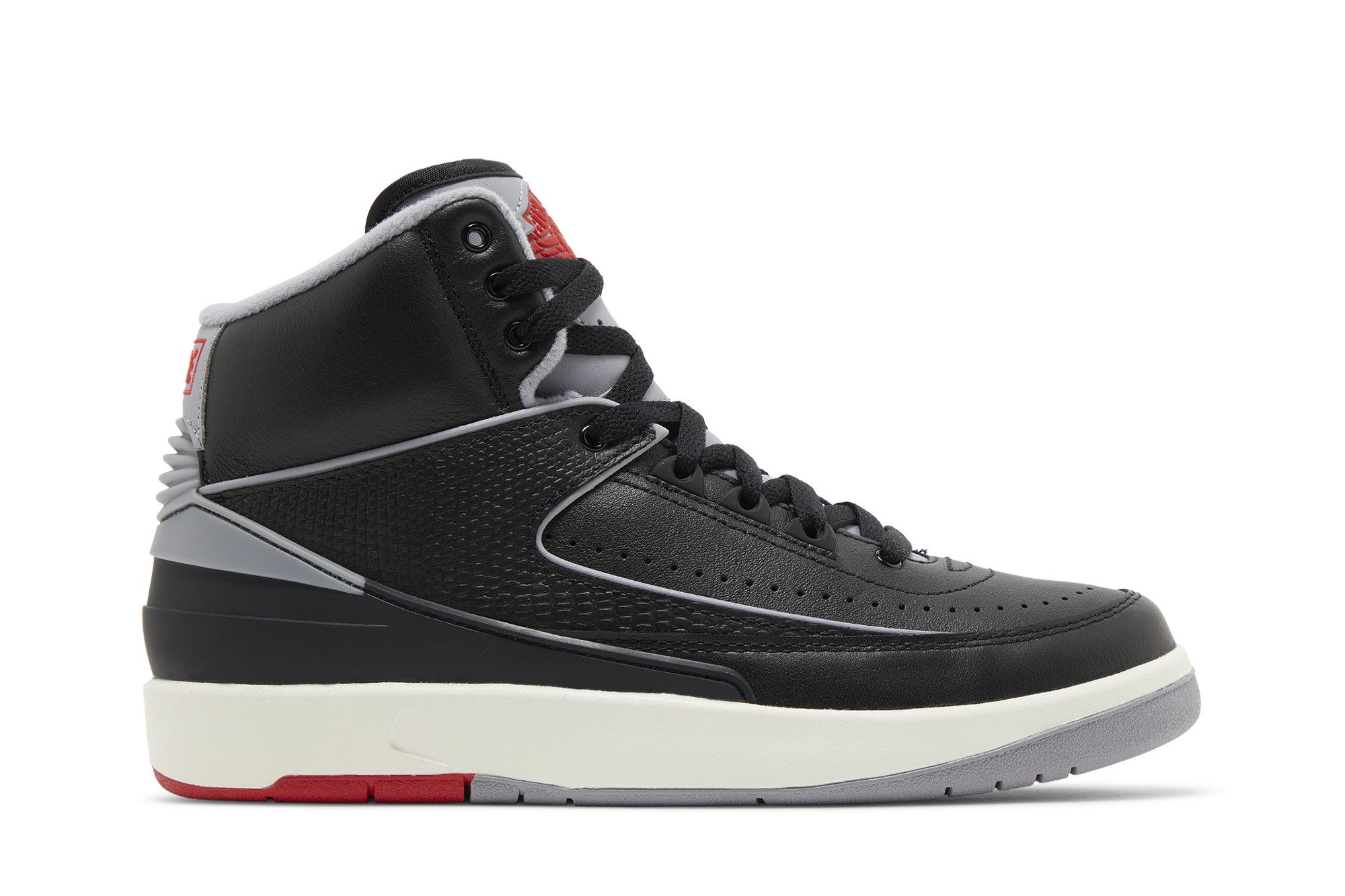 Jordan retro 2 black and white sale