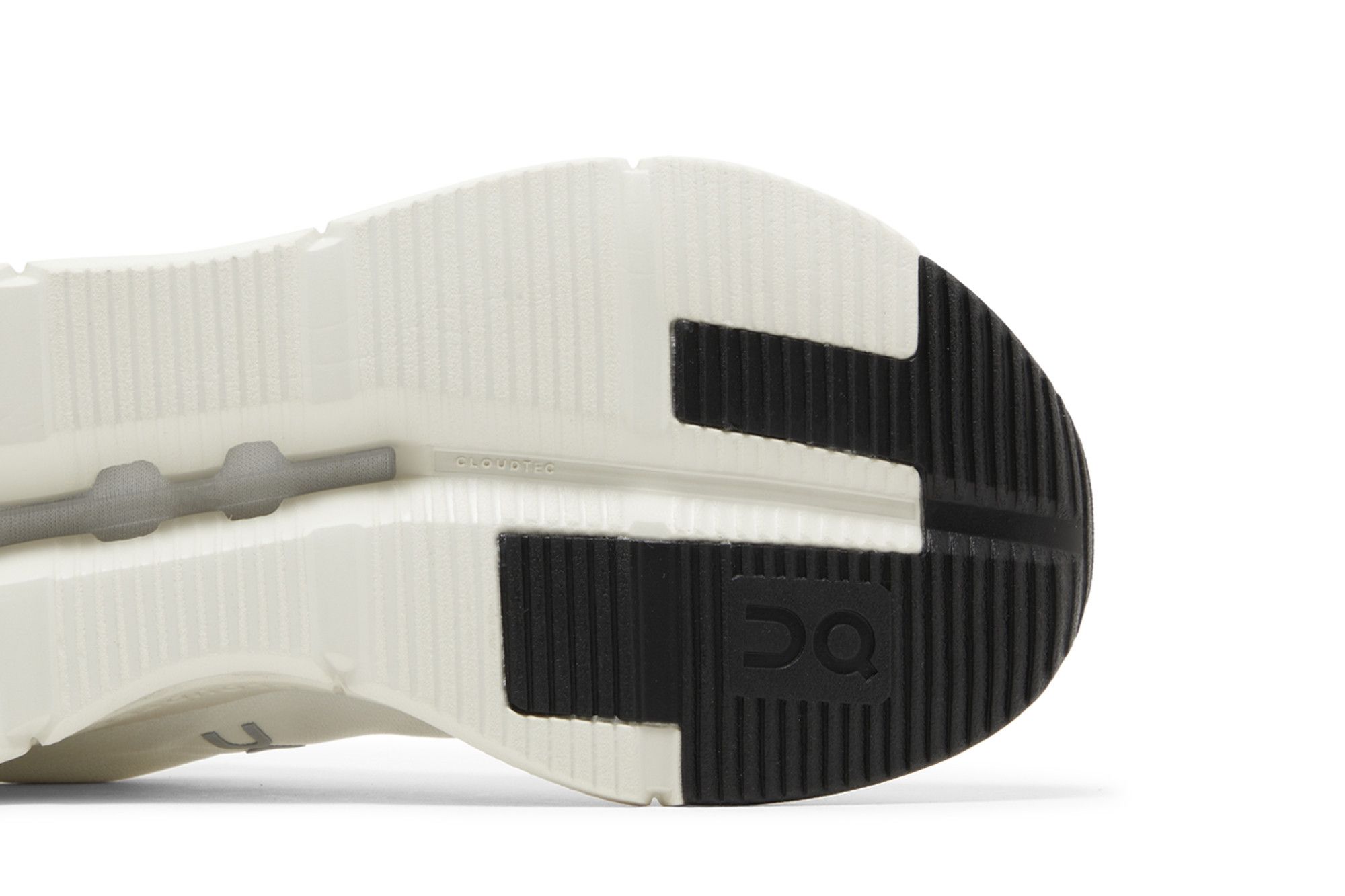 カナコレ On Women Cloudnova Form - White / Eclipse - 26.98478