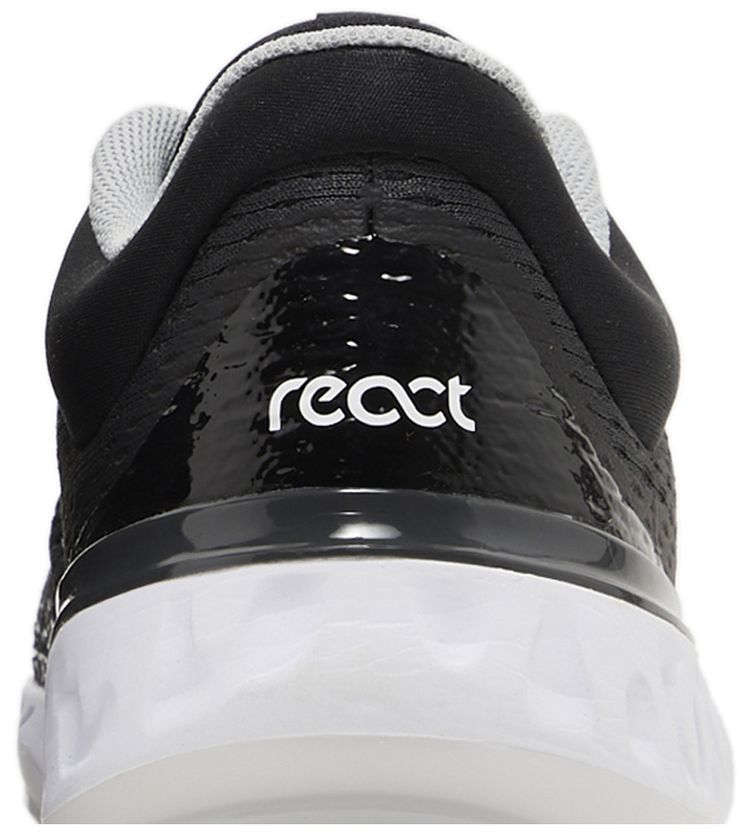 Nike Alpha Huarache Elite 4 Low Black Dark Smoke Grey