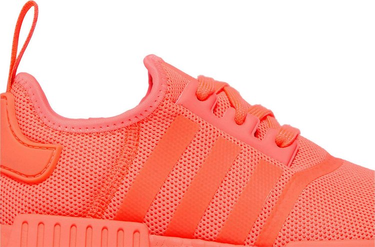 Wmns NMD R1 Signal Coral