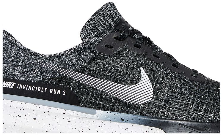 ZoomX Invincible Run Flyknit 3 Oreo