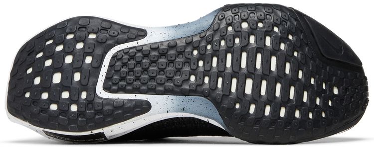 ZoomX Invincible Run Flyknit 3 Oreo