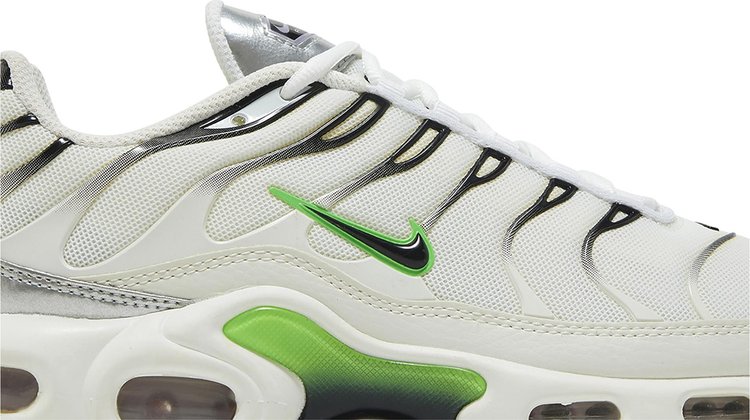 Wmns Air Max Plus White Green Strike