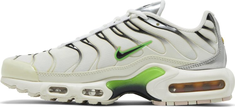 Wmns Air Max Plus White Green Strike