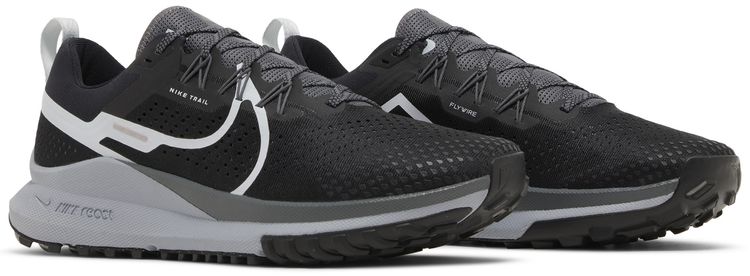 React Pegasus Trail 4 Black Dark Grey
