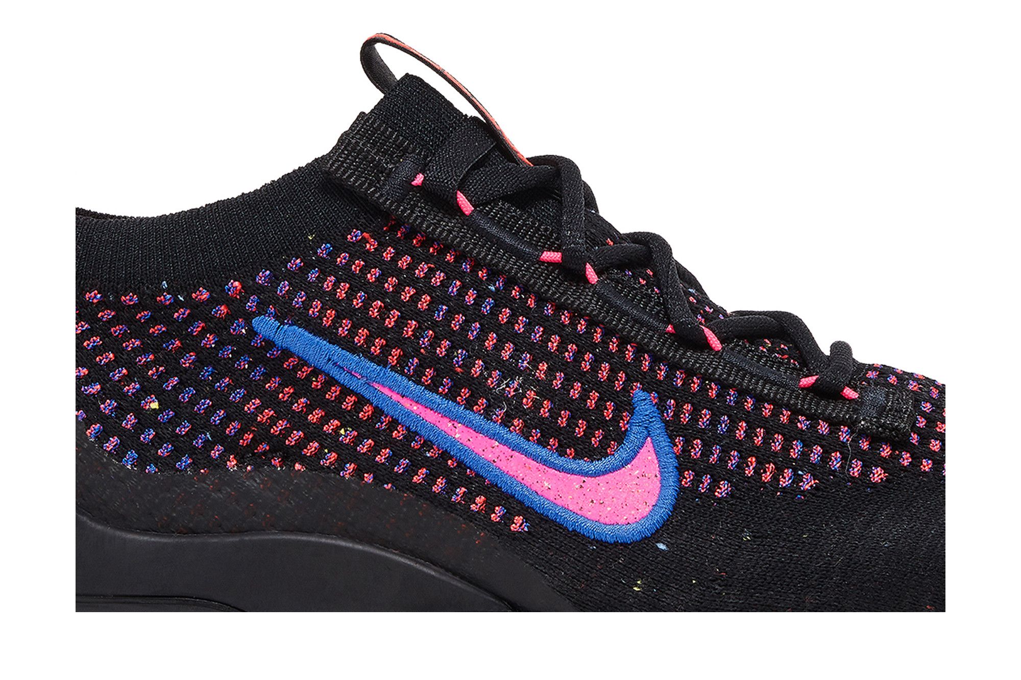 Black vapormax with pink tick shop