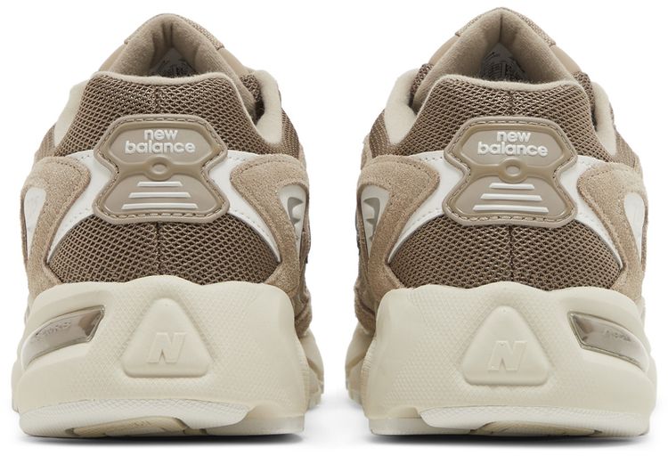 New Balance 725 Mushroom