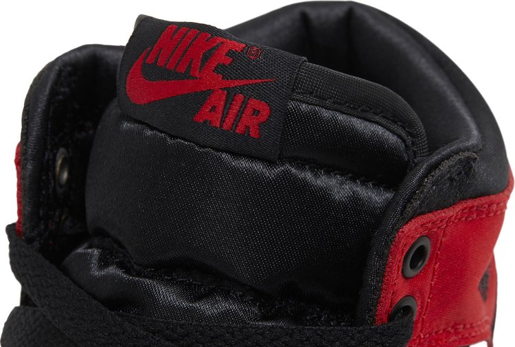 Wmns Air Jordan 1 Retro High OG Satin Bred 2023