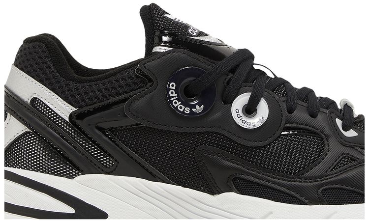 Adidas Wmns Astir Black White