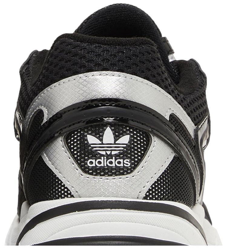 Adidas Wmns Astir Black White
