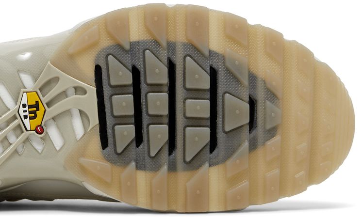 A Cold Wall x Nike Air Max Plus Platinum Tint