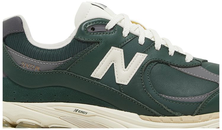 New Balance 2002R Vintage Leather Pack   Green