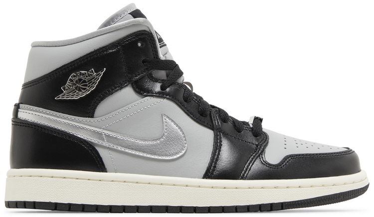 Wmns Air Jordan 1 Mid SE Black Chrome