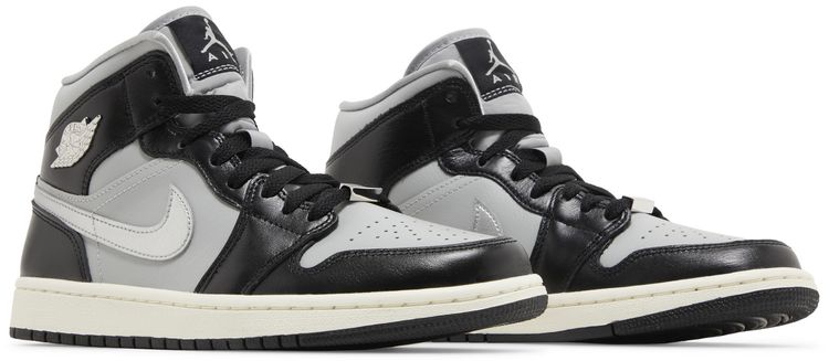 Wmns Air Jordan 1 Mid SE Black Chrome