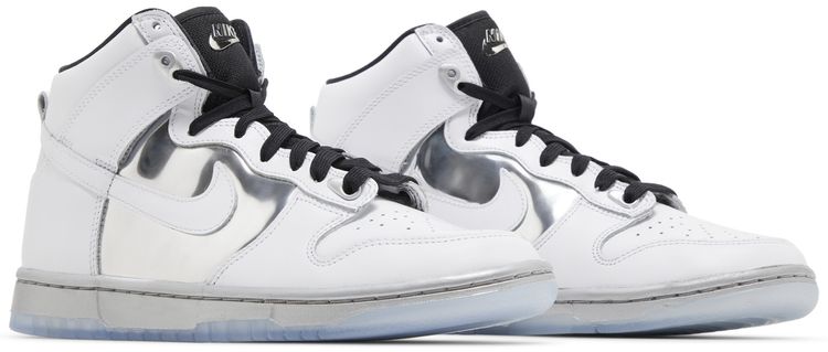 Nike Wmns Dunk High Chrome