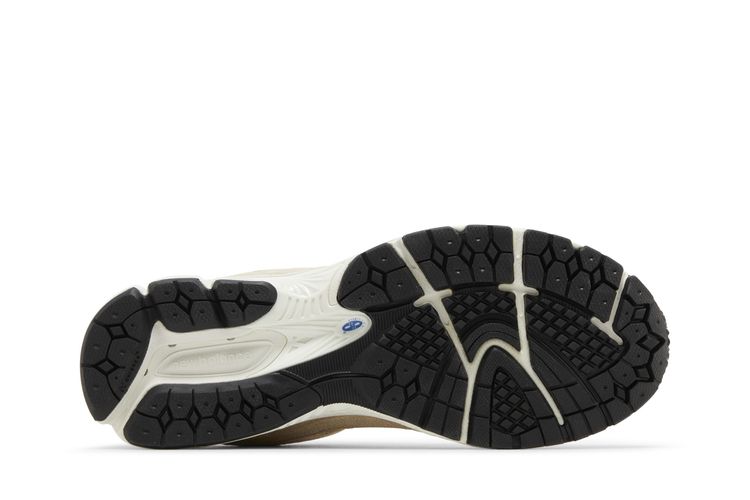 Buy New Balance 2002R  display picture 1
