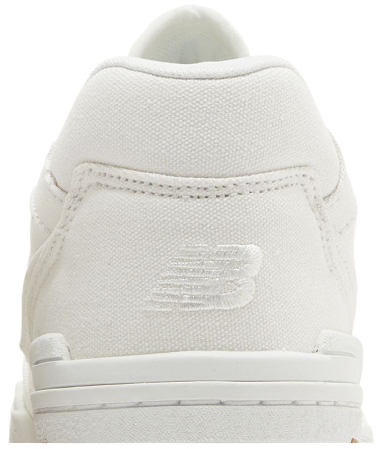 550 White Canvas