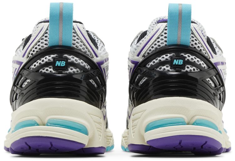 New Balance 1906R Hornets