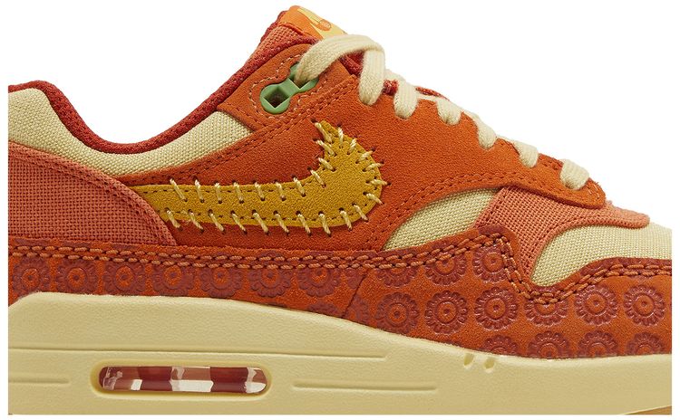 Nike Wmns Air Max 1 Somos Familia