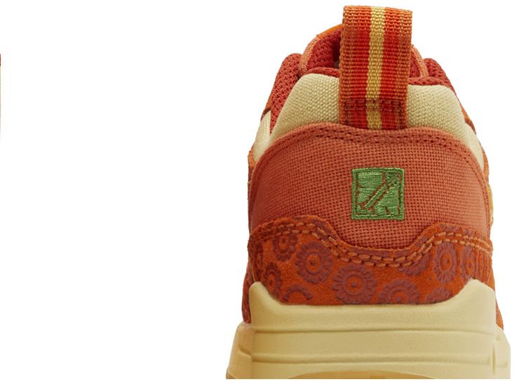 Nike Wmns Air Max 1 Somos Familia