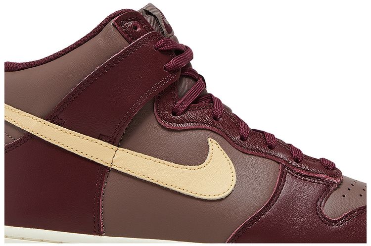 Nike Wmns Dunk High Plum Eclipse