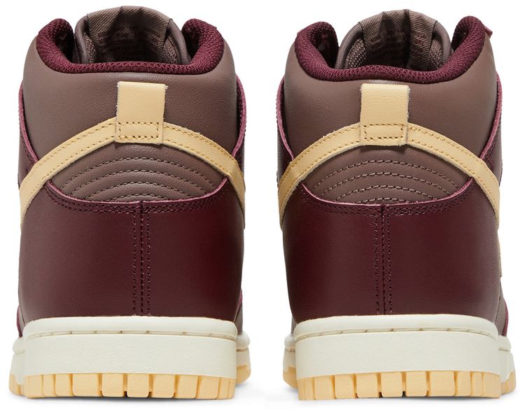 Nike Wmns Dunk High Plum Eclipse