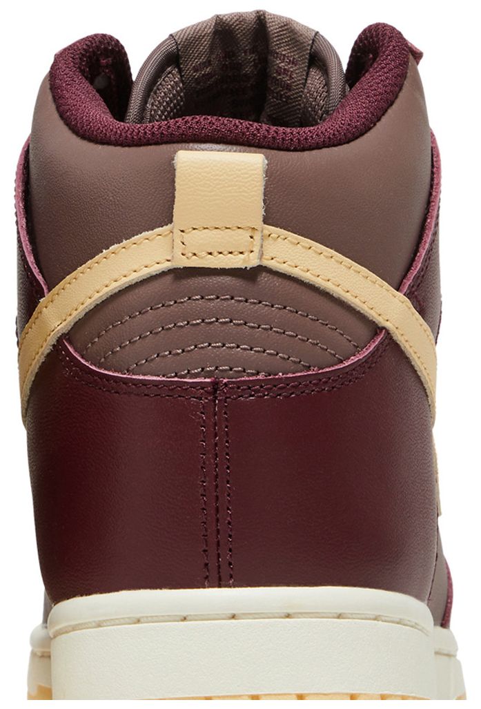 Nike Wmns Dunk High Plum Eclipse