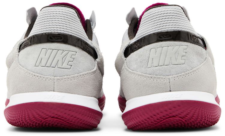 Nike Streetgato Grey Fog Dynamic Berry