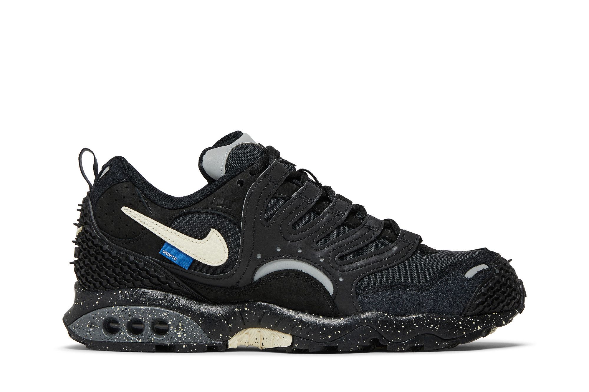 Nike air terra humara shop 18 black