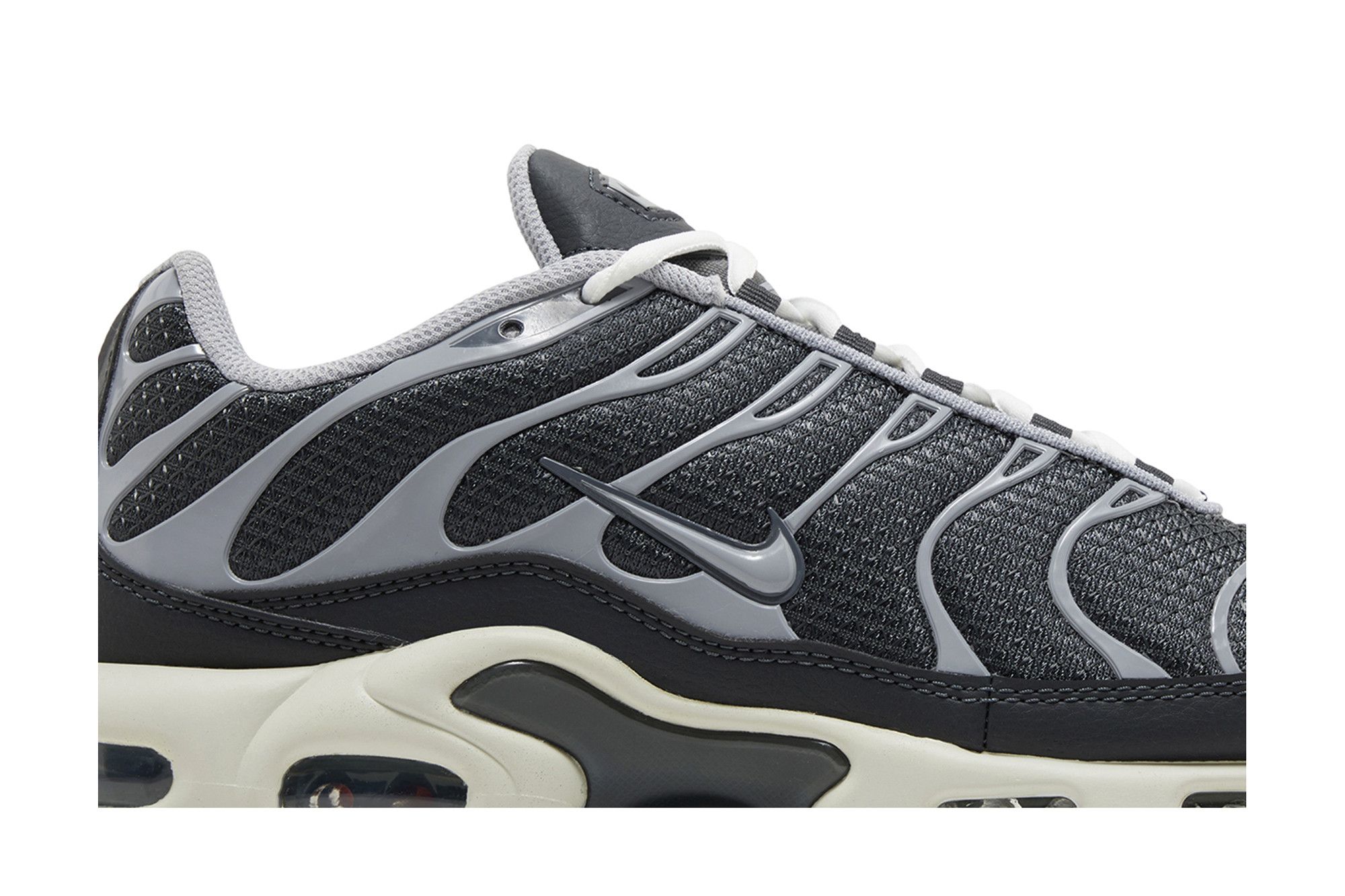 Buy Nike Air Max Plus SE 'Iron Grey' - DZ2655 001 | GOAT