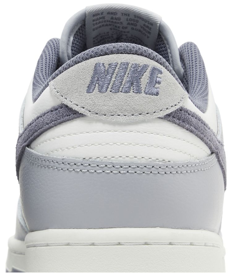 Nike Dunk Low SE Light Carbon