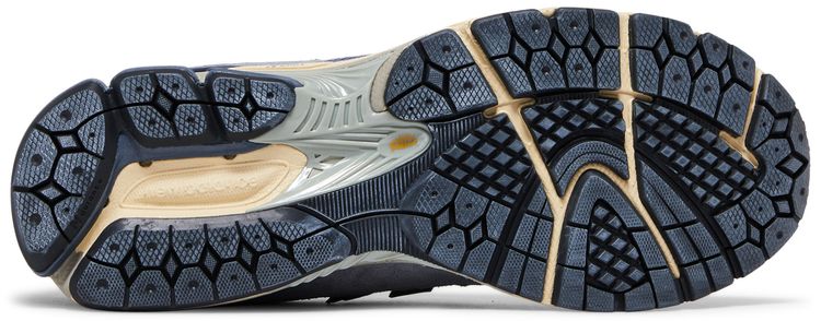AURALEE x 1906R Flint Stone