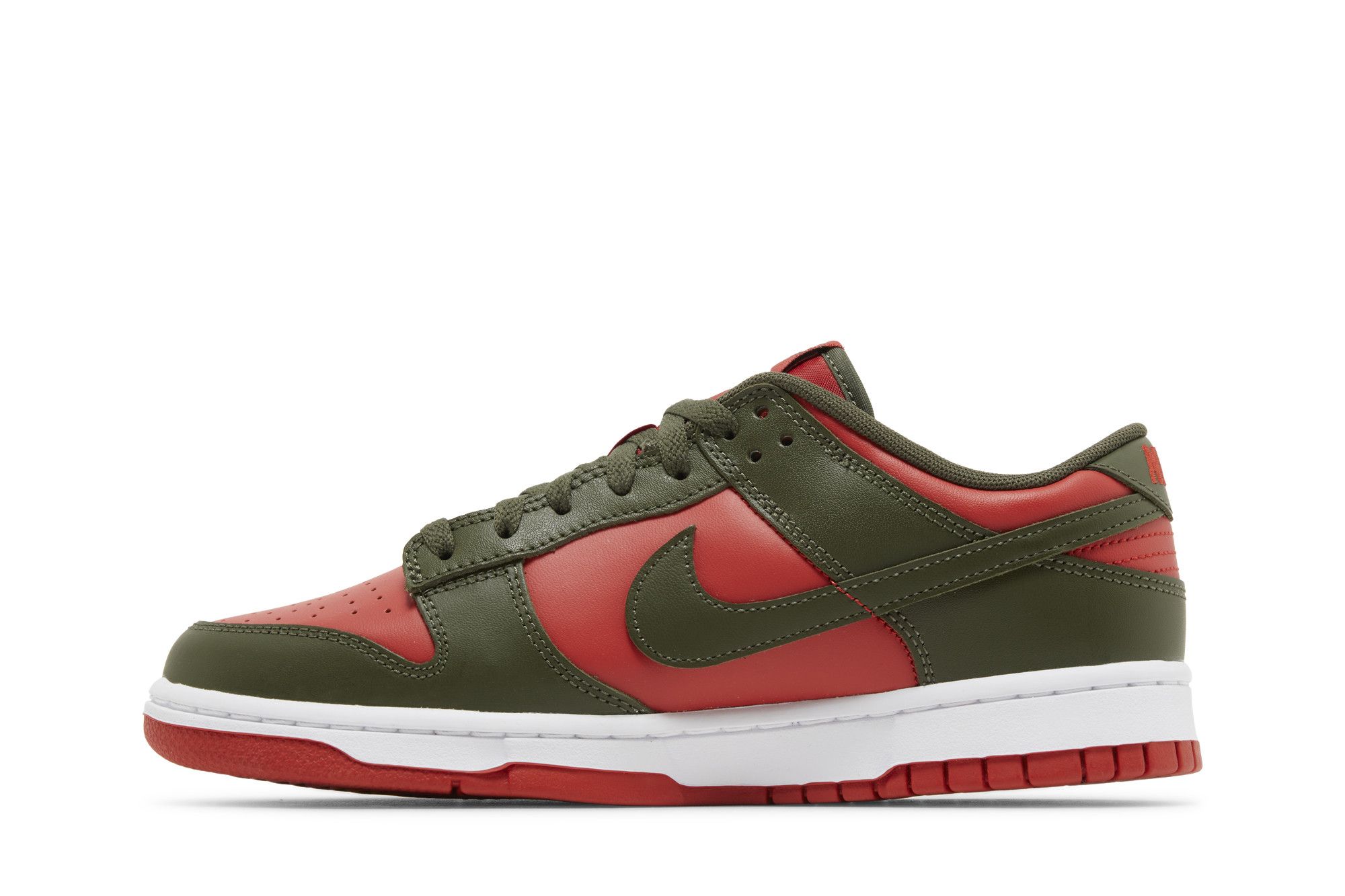 Red green nike dunks hot sale