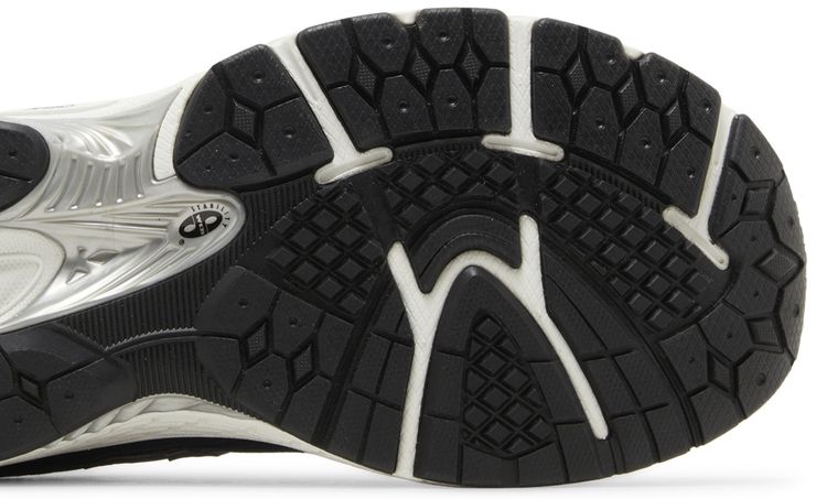 New Balance 2002R Big Kid Wide Eclipse Silver Metallic